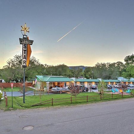 Western Star Inn Rifle Exterior photo