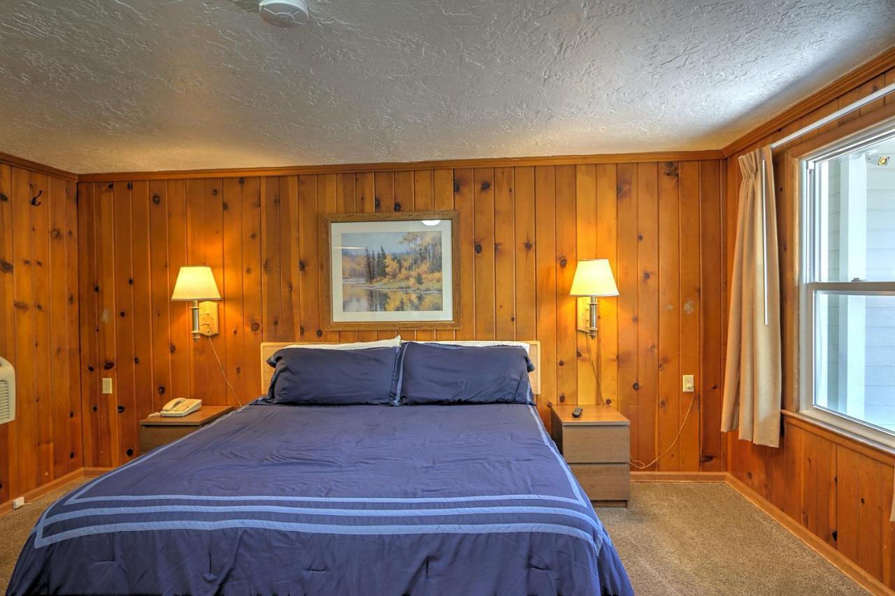 Western Star Inn Rifle Room photo