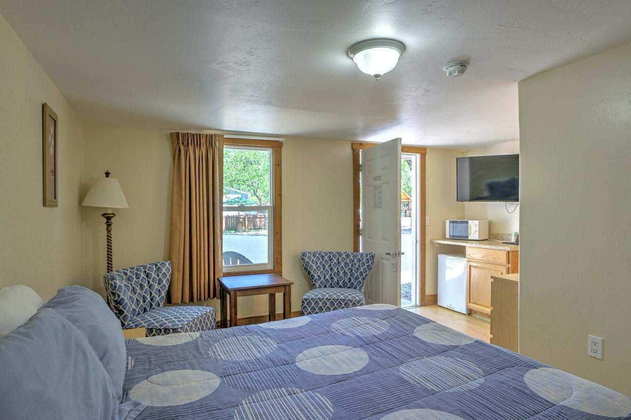Western Star Inn Rifle Room photo