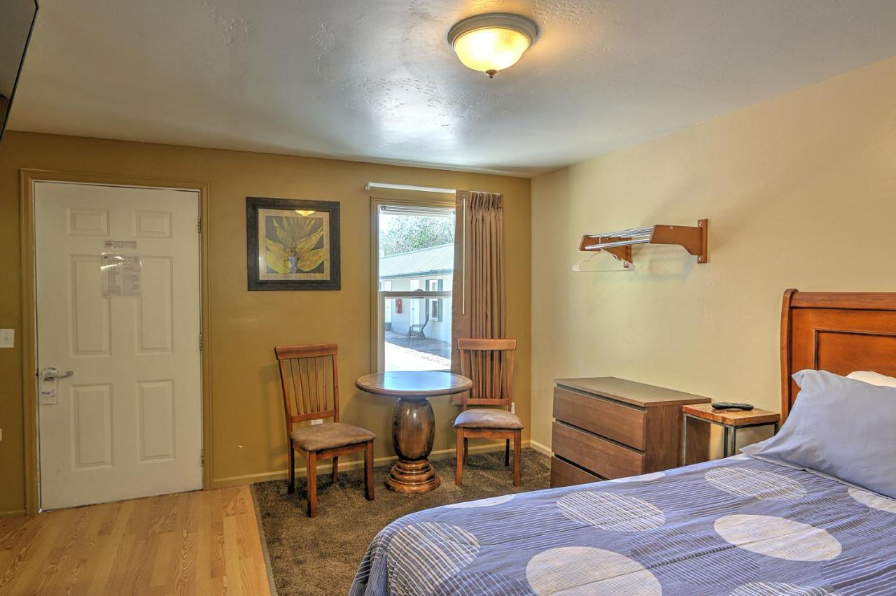 Western Star Inn Rifle Room photo